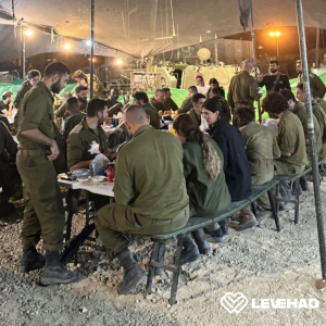 Cinquième semaine de guerre, ma première soirée dans une base de H'ayalims !